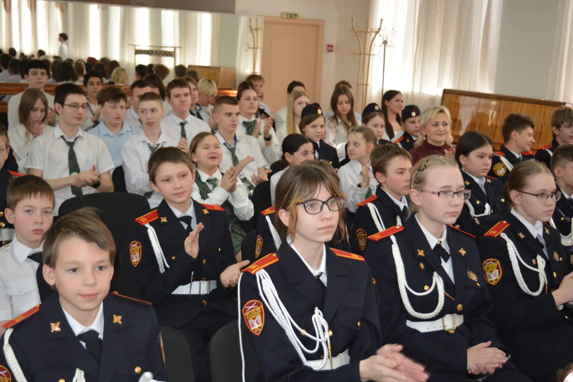 Накануне Дня защитника Отечества в симферопольской школе № 30 прошёл праздничный концерт. Его подгот