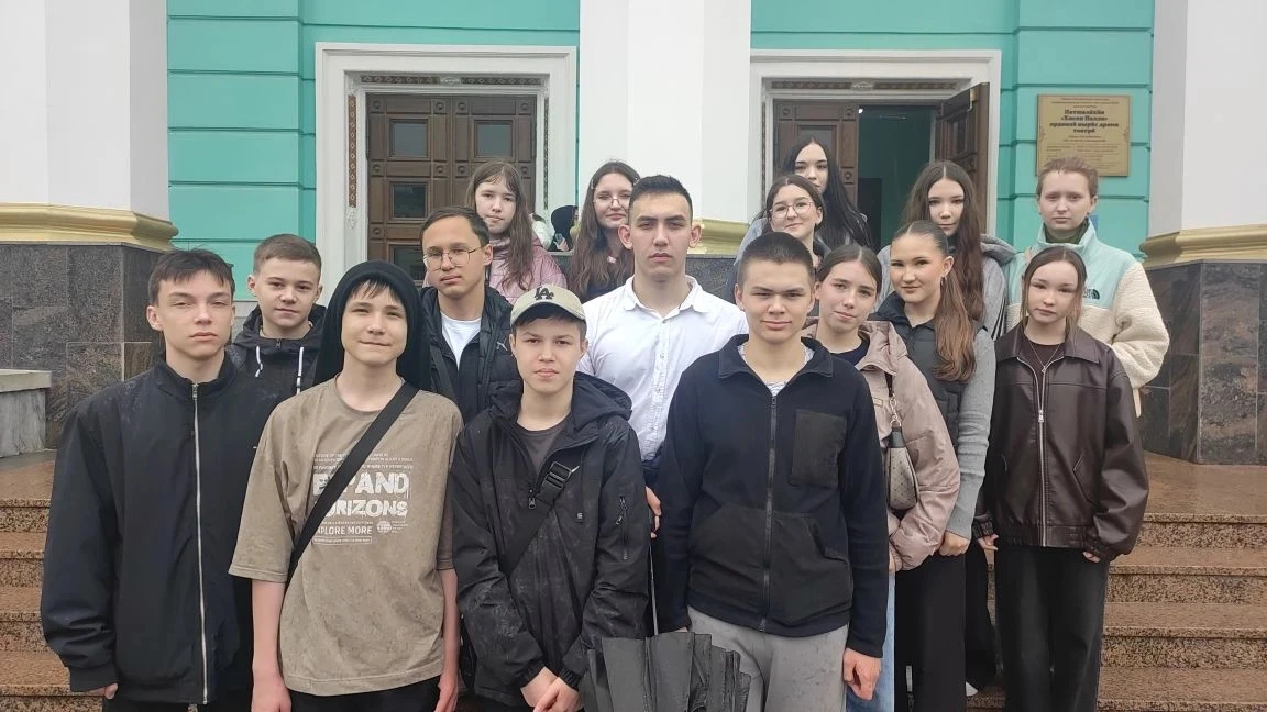 🎭 За вечной любовью в Русский драматический  Учащиеся СОШ №56 снова доказали, что классика не знает 