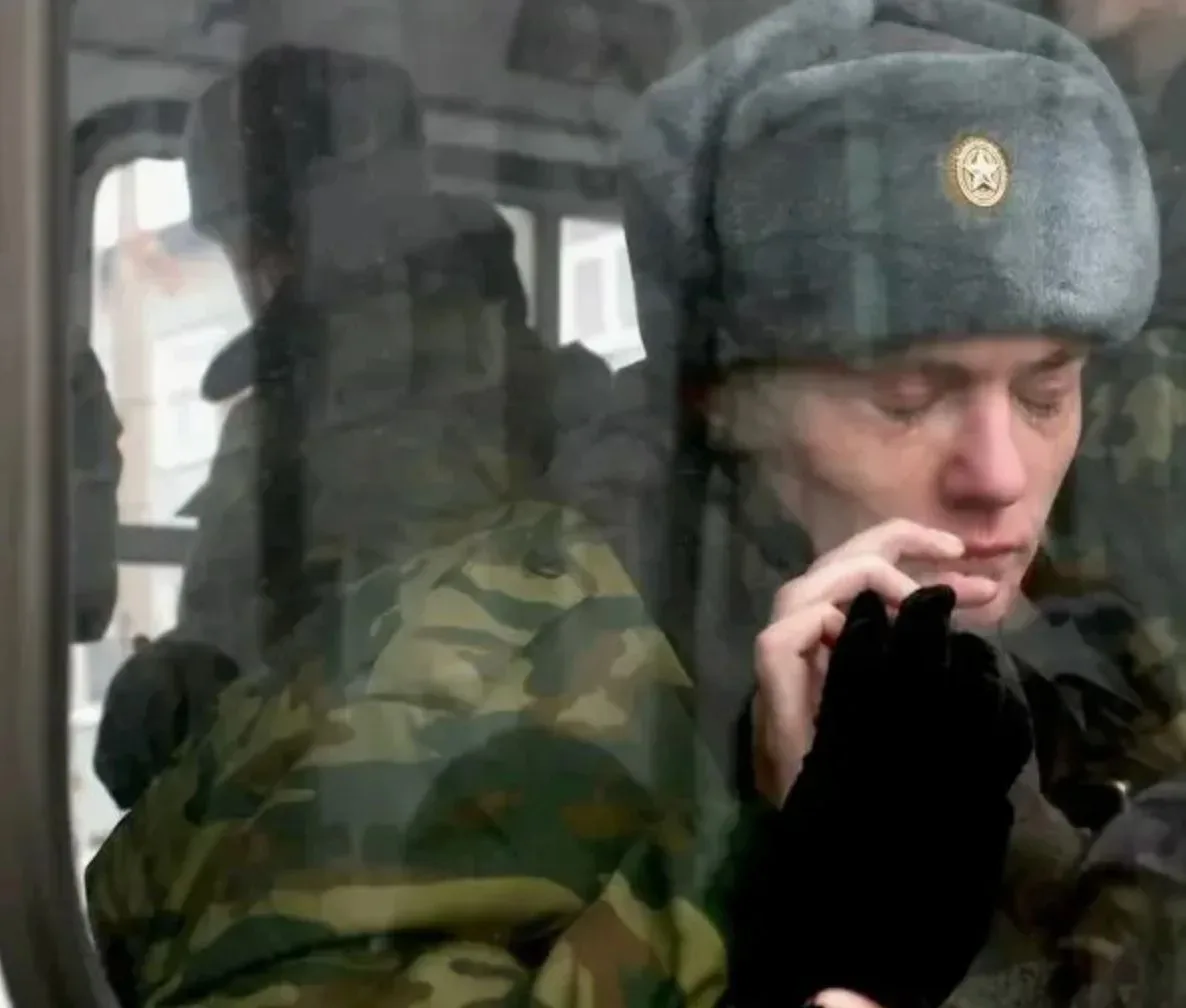 Пашке пришла посылка. Единственный раз за два года. Случилось это уже под самый конец службы.
Пашкин