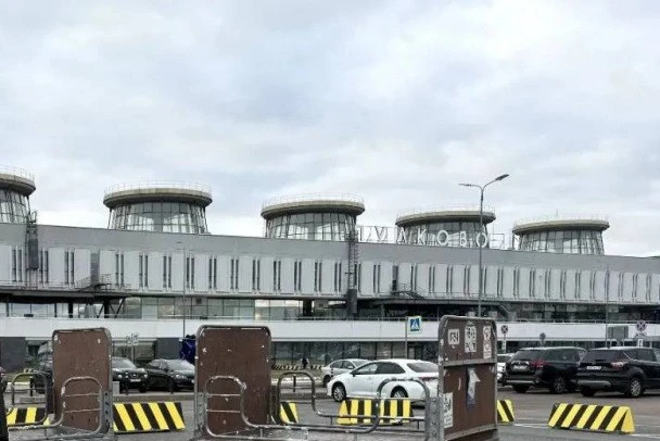 Столичные аэропорты из-за опасности БПЛА не летают. Только в Пулково три десятка москов...