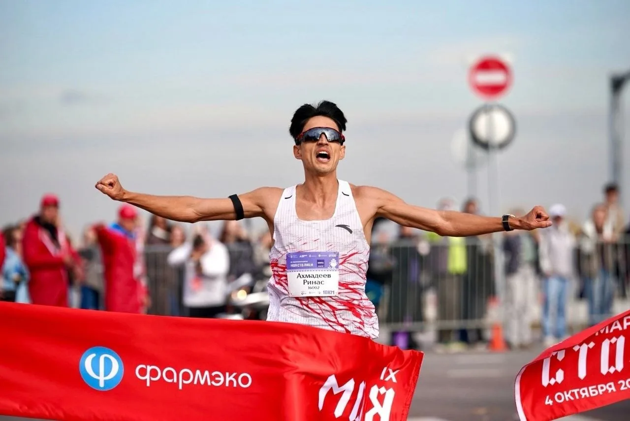 🧍 Следим за лидерами полумарафона «Моя столица» и фиксируем новые победы