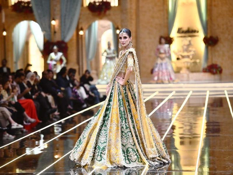 🇵🇰👗В пакистанском Карачи прошёл яркий показ мод, где главным украшением стали наряды...