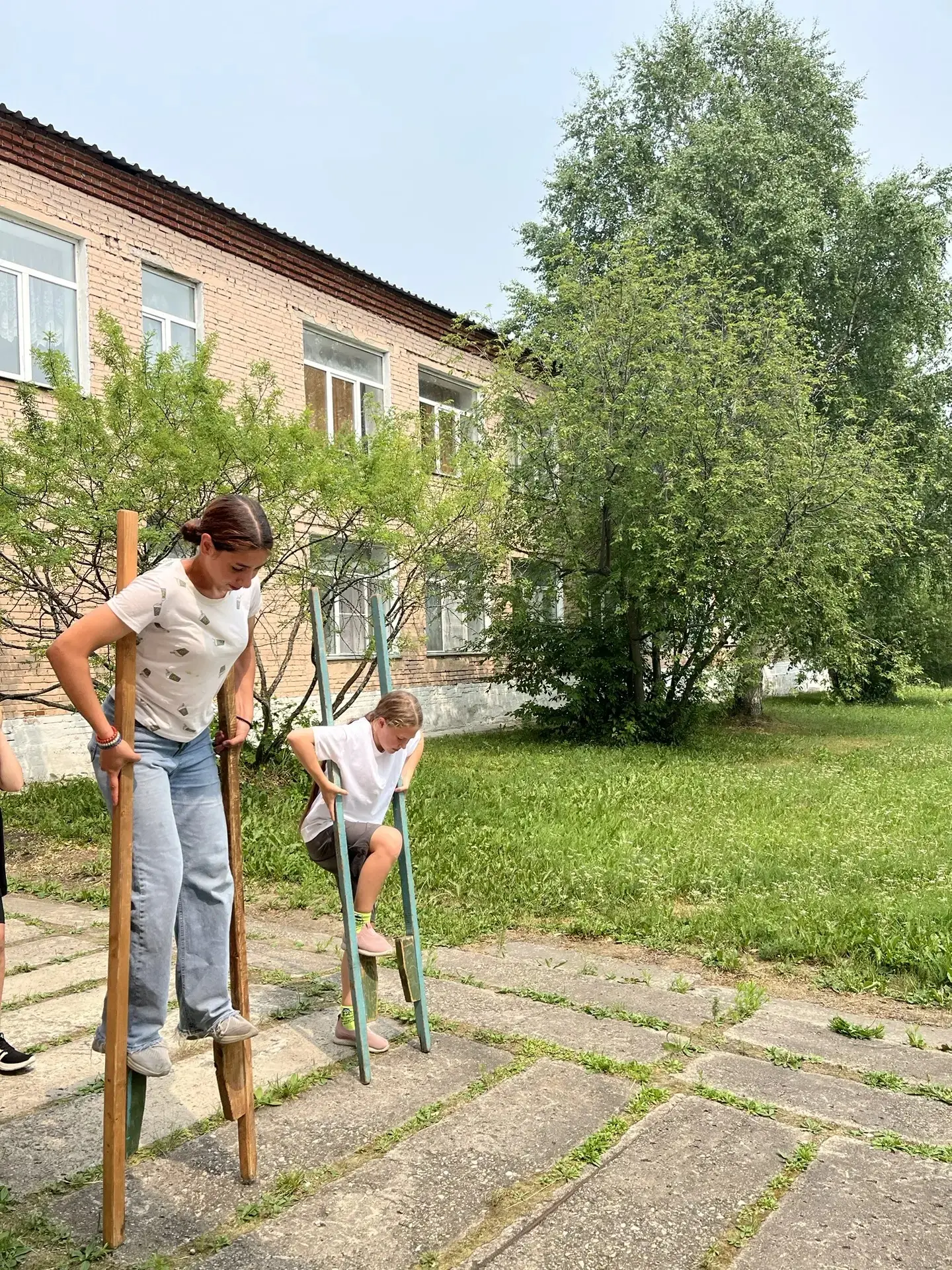 Мы продолжаем нашу рубрику, в которой делимся вдохновляющими фразами о самой радостной поре лета. 
Л
