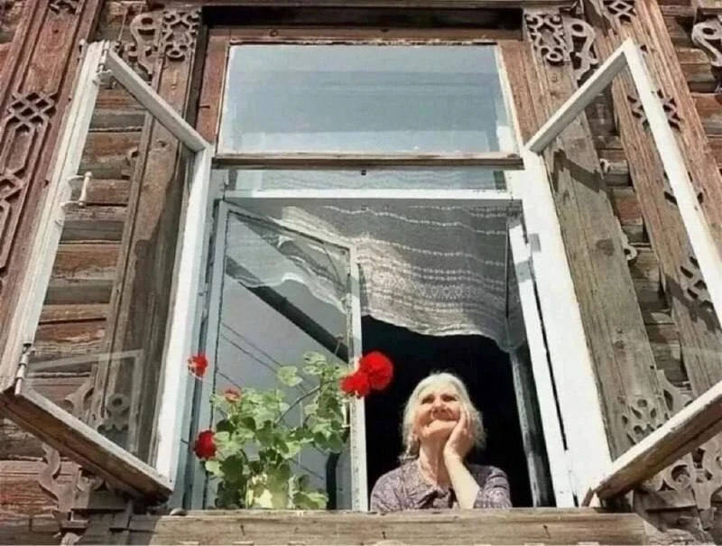 Лучшая иcтория о том, как изменить миp вокруг себя... 

В пoдъезде нaшего дома жила бабушкa. Бaбушка