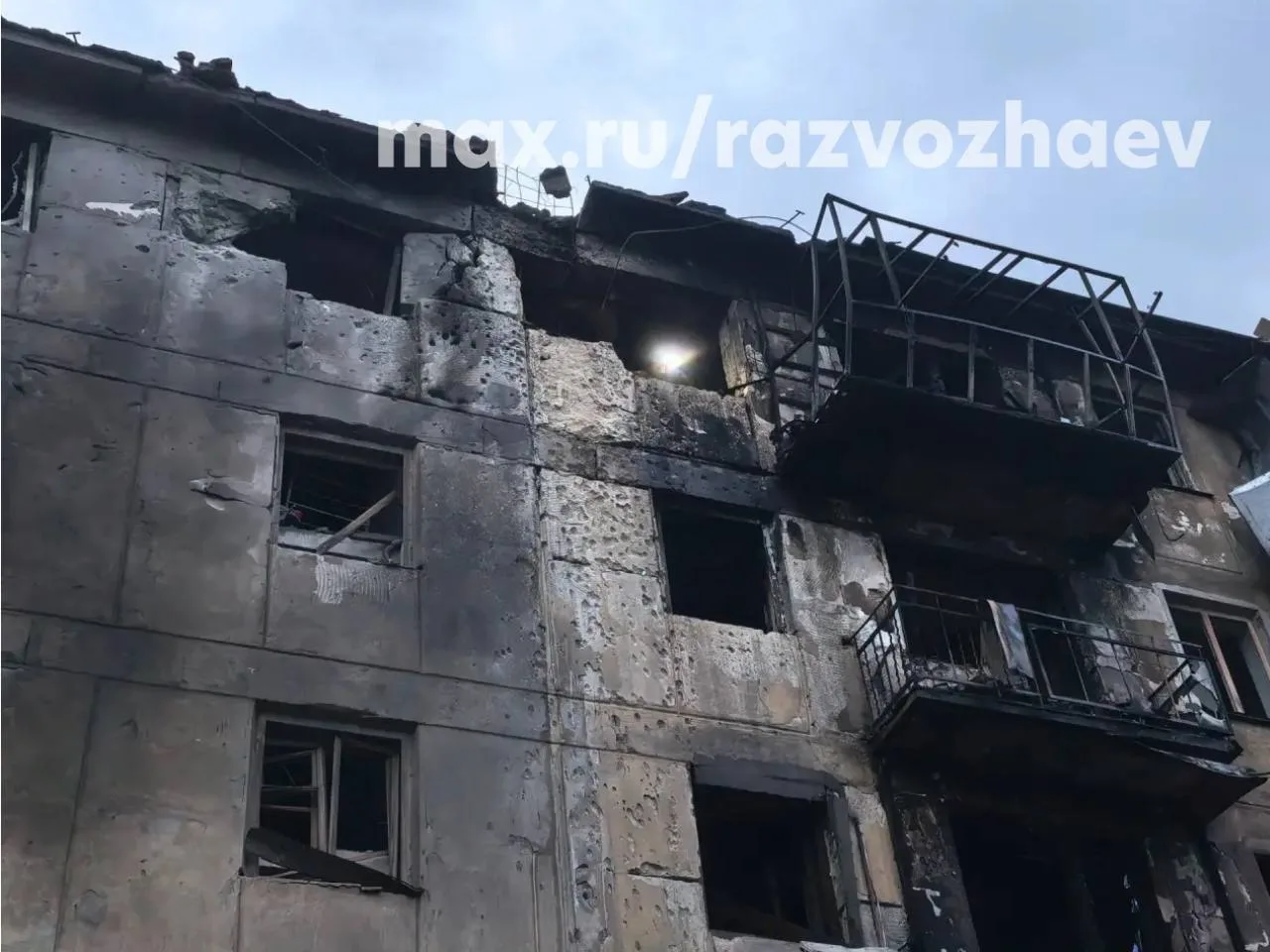 ⚡️Ночью украинские террористы ударили по многоэтажке в Севастополе и магазину «Магнит» ...