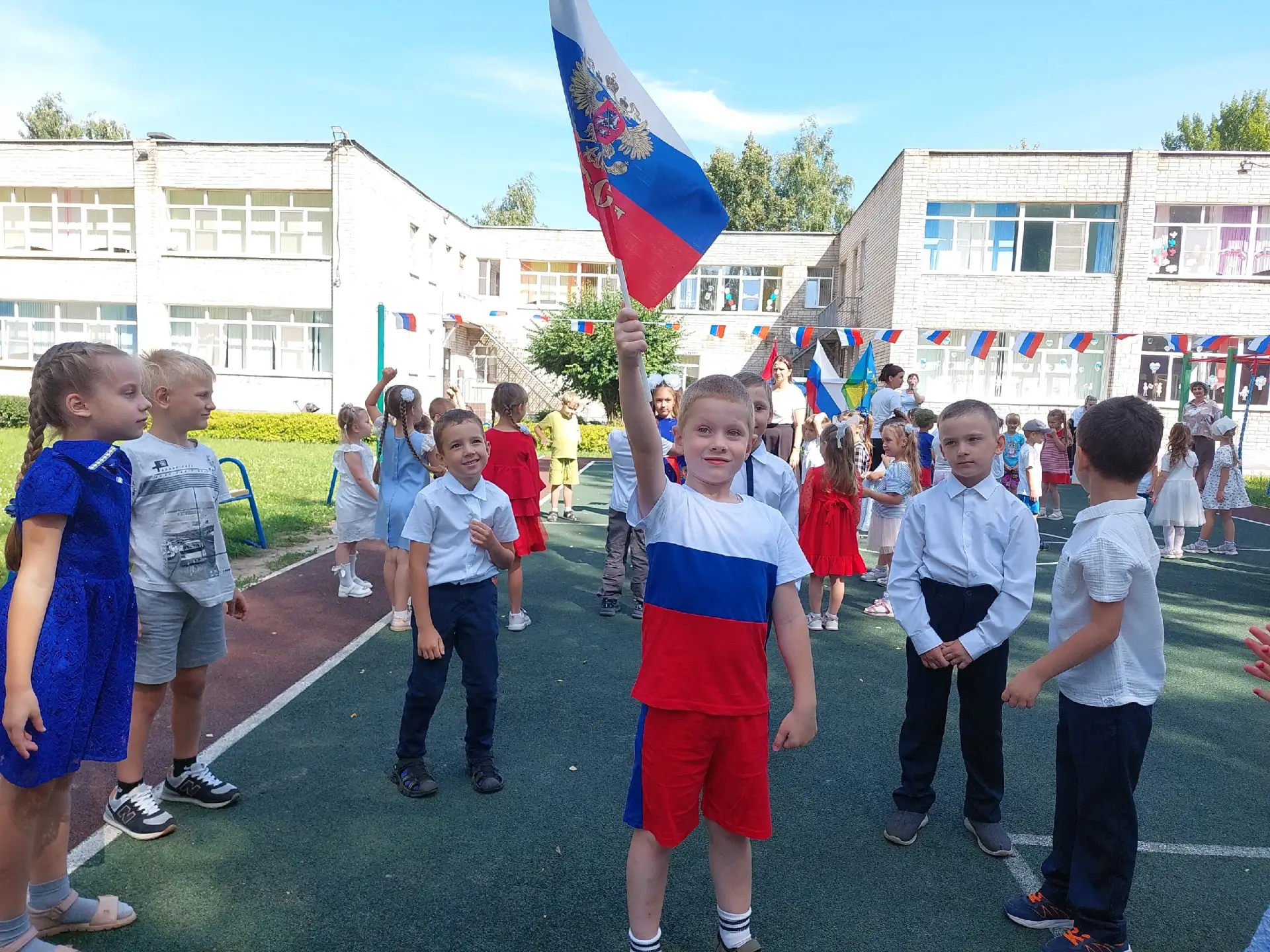 🇷🇺 День Государственного флага Российской Федерации в нашем саду!