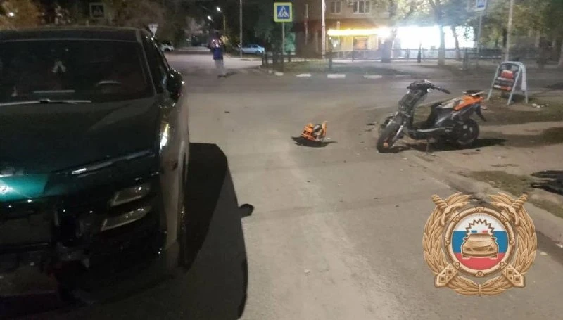 В Ленинском районе на пересечении улиц Ломоносова и 4-й Прокатной кроссовер JETOUR стол...