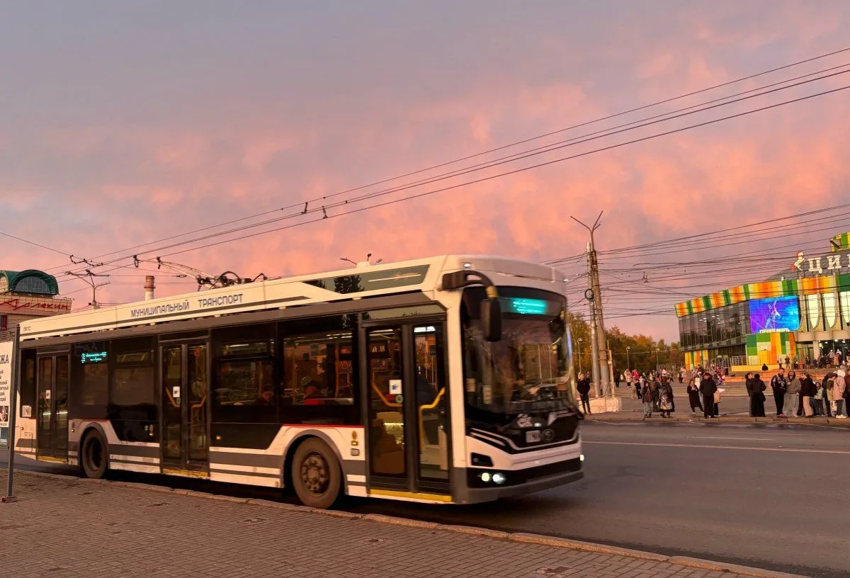 С 1 января 2027 года в Омске вырастет стоимость проезда в общественном транспорте. Цена...
