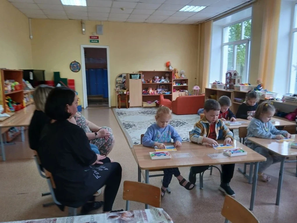 Родителям старшей группы предоставилась возможность вместе со своими детьми  " Прожить"...
