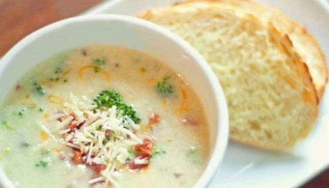 Овощной крем-суп из брокколи с сыром