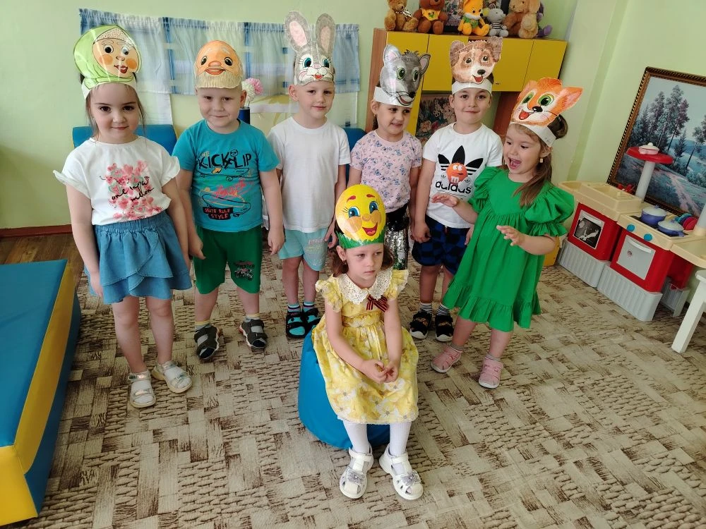Сказка в жизни детей занимает очень важное место: с ее помощью дети очень рано начинают...