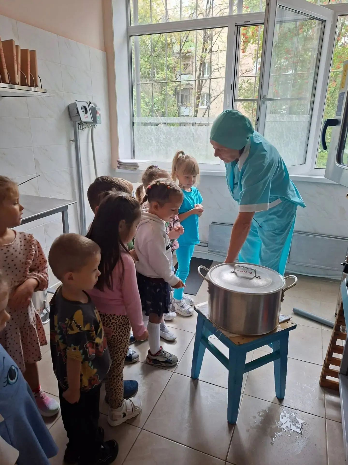 Беседы о профессиях людей, работающих в детском саду