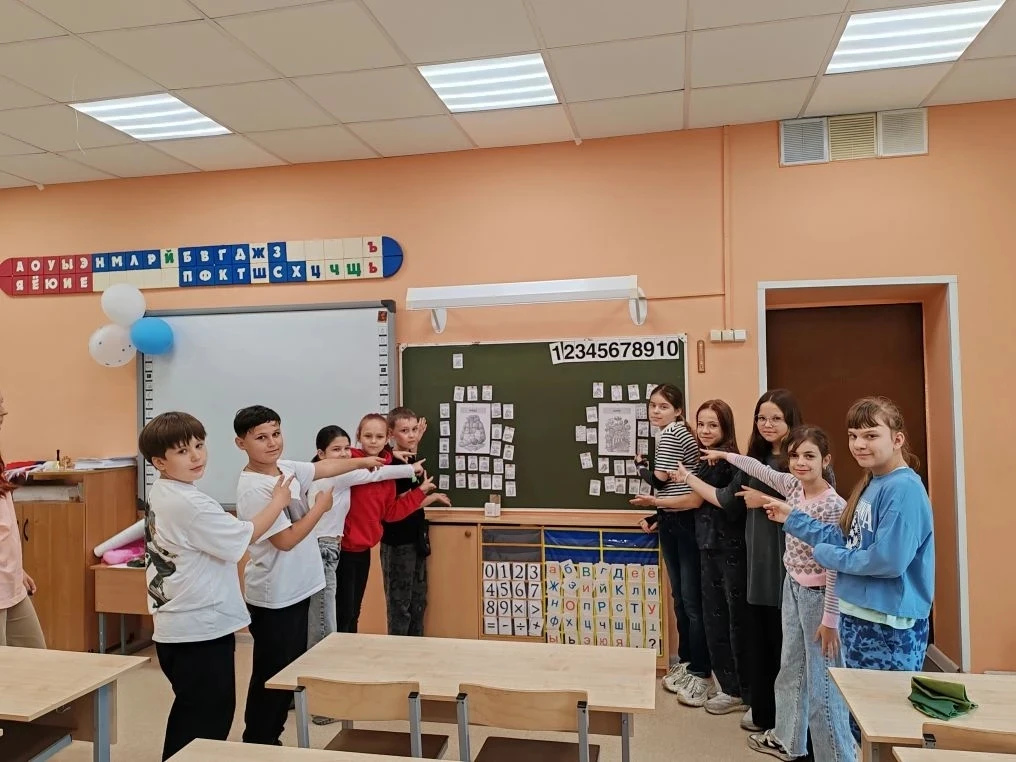 18 июня. Утро в лагере «Отважный»  началось бодро!     Сначала утренняя зарядка и  вкусный завтрак. 