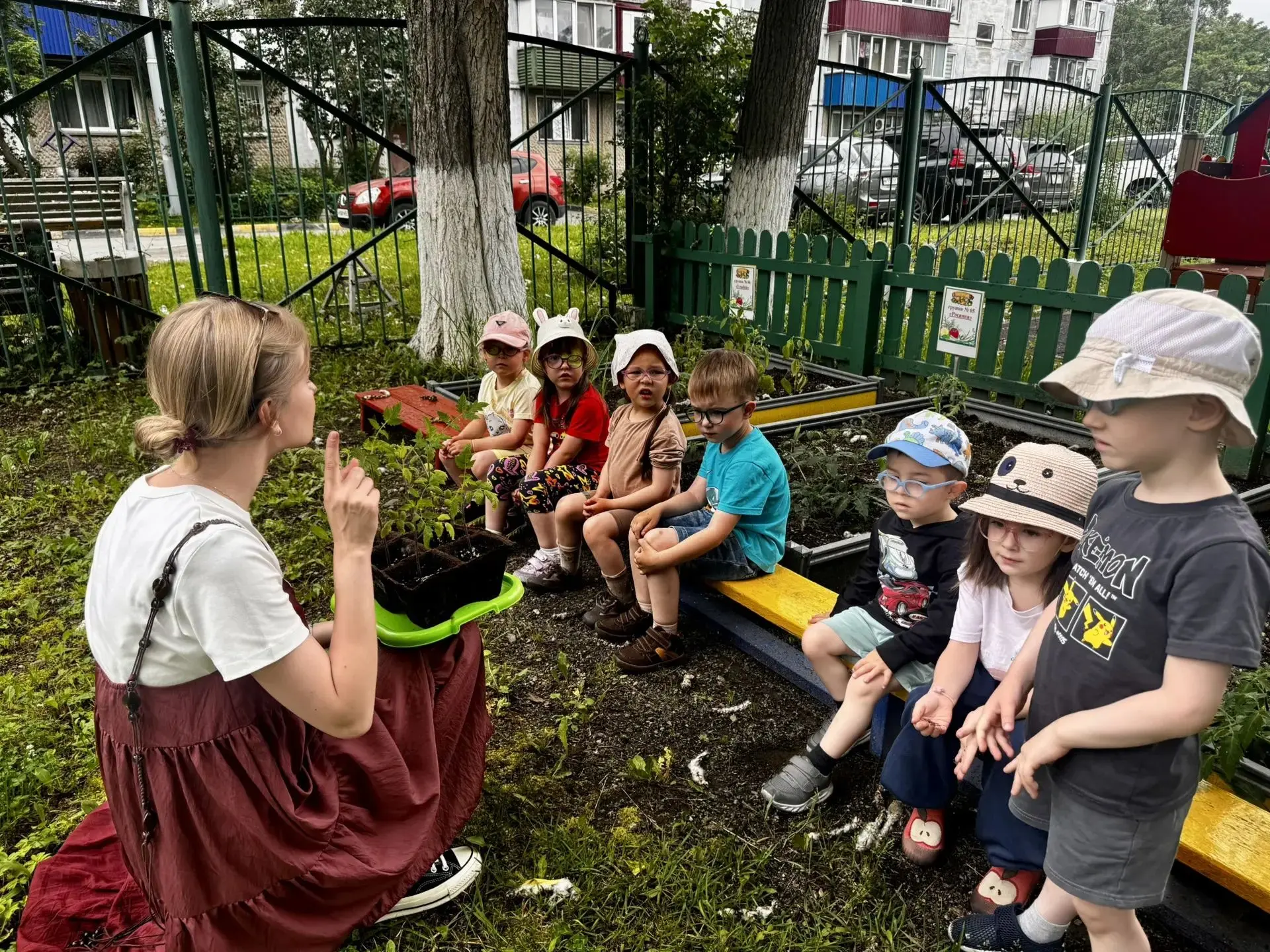 ☀️ Маленькие огородники: Как в «Островке» появлялись грядки ☀️

🍅🥒 Летние деньки в группе «Острово