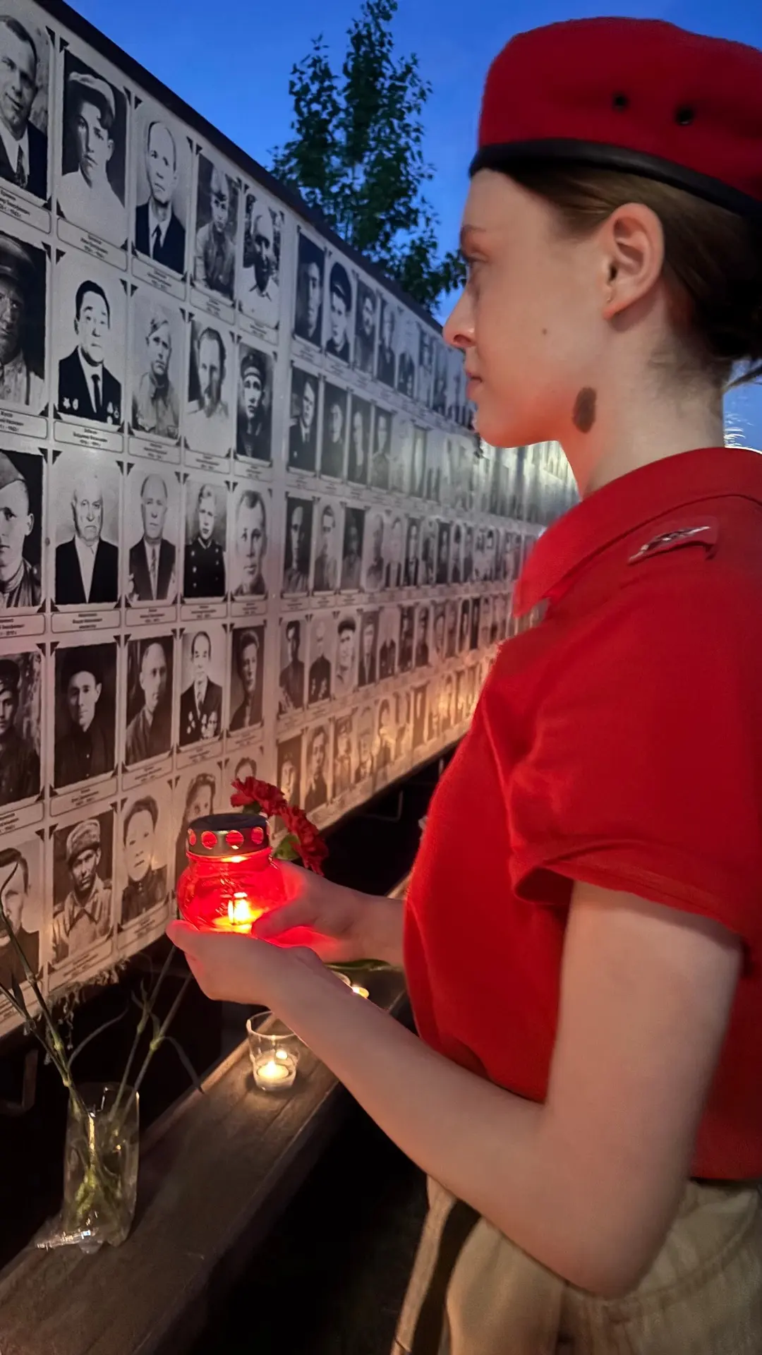 Свеча памяти 🕯    Кажется, это всего лишь минута тишины и маленький огонёк. Но в этом пламени — стол