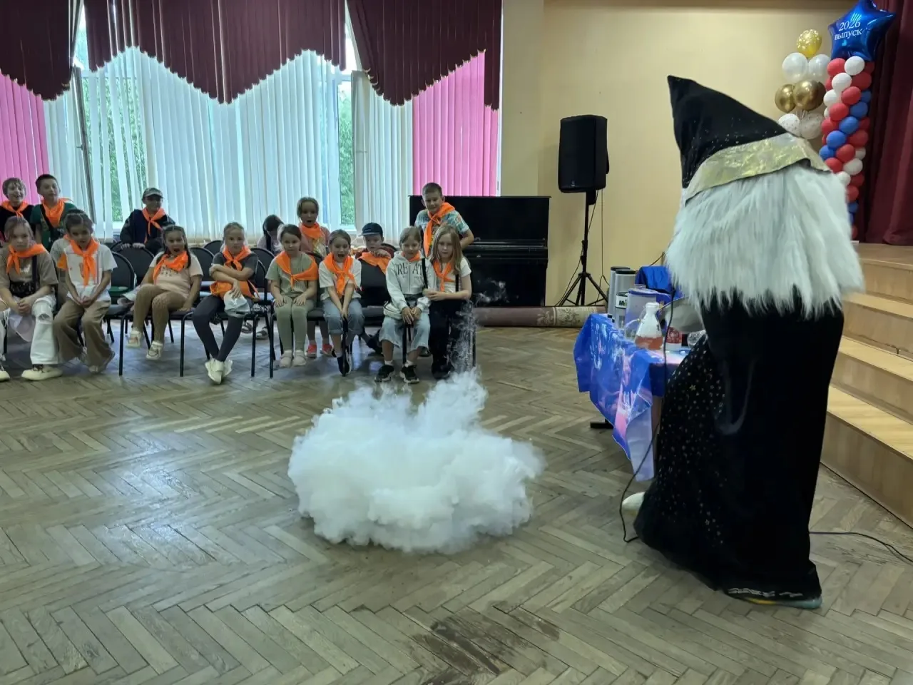🌈"Окские зори" , день 20.
Сегодня воспитанники лагеря погрузились в волшебный  мир фокусов: магия, 