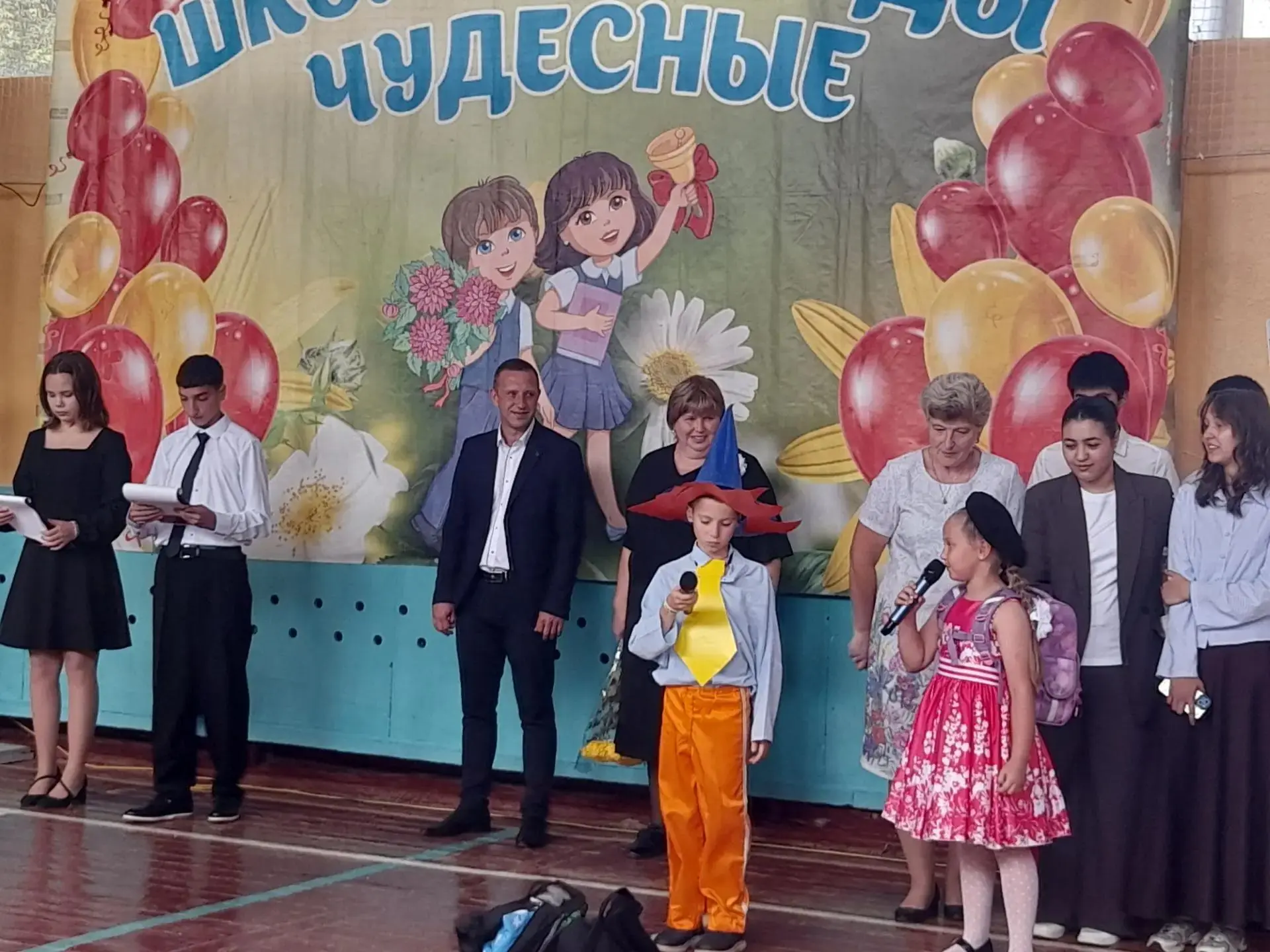 В МОУ СОШ №2 города Белоусово прошли торжественные линейки,