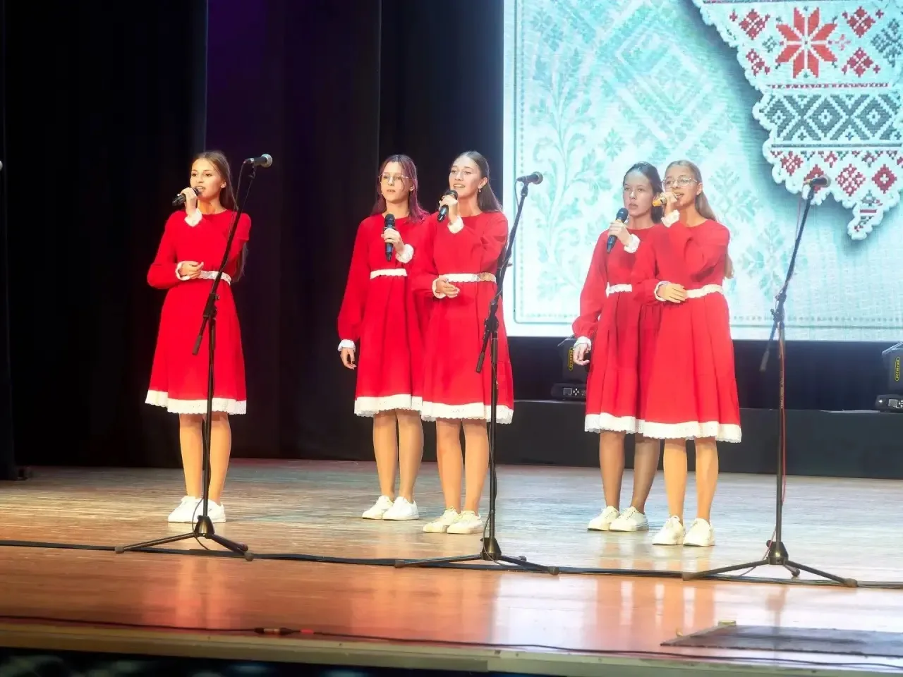 🎤26 сентября В ДК «Распадский» состоялся  второй отборочный тур фестиваля-конкурса «По...
