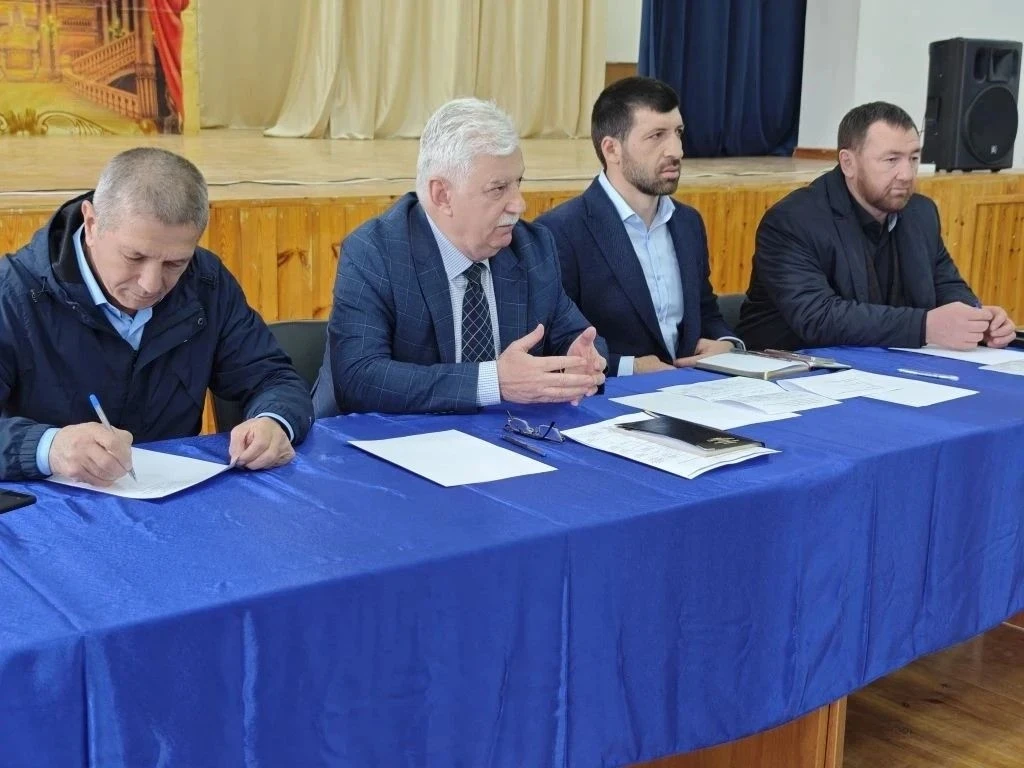 Сегодня  состоялась встреча с тренерами первой спортивной школы Баксанского района в  с...