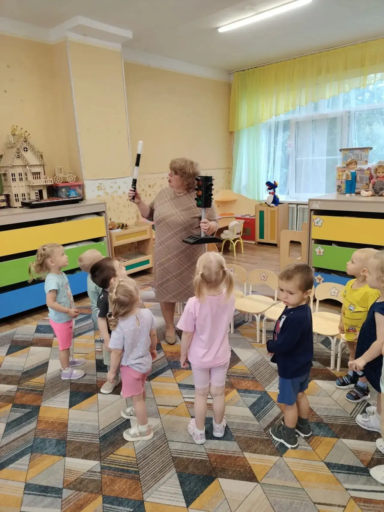 В рамках тематическое недели "Безопасности" в младшей группе 11/2 "Звездочки" было пров...