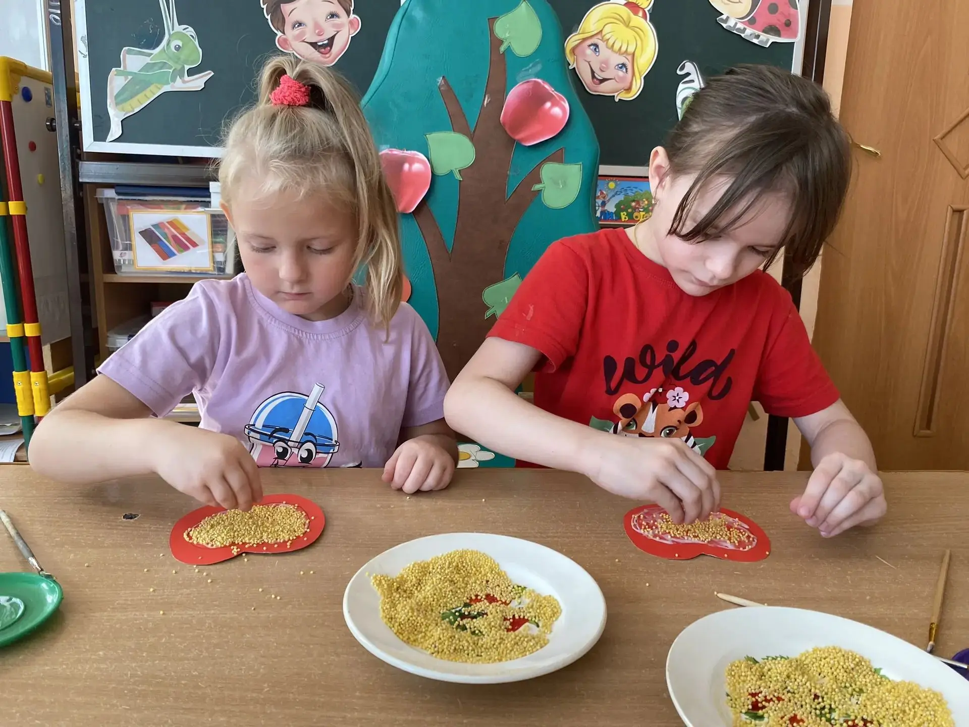 Яблочный Спас в дежурной группе №1: Солнце, Яблоки и Фантазия! 🍎☀️