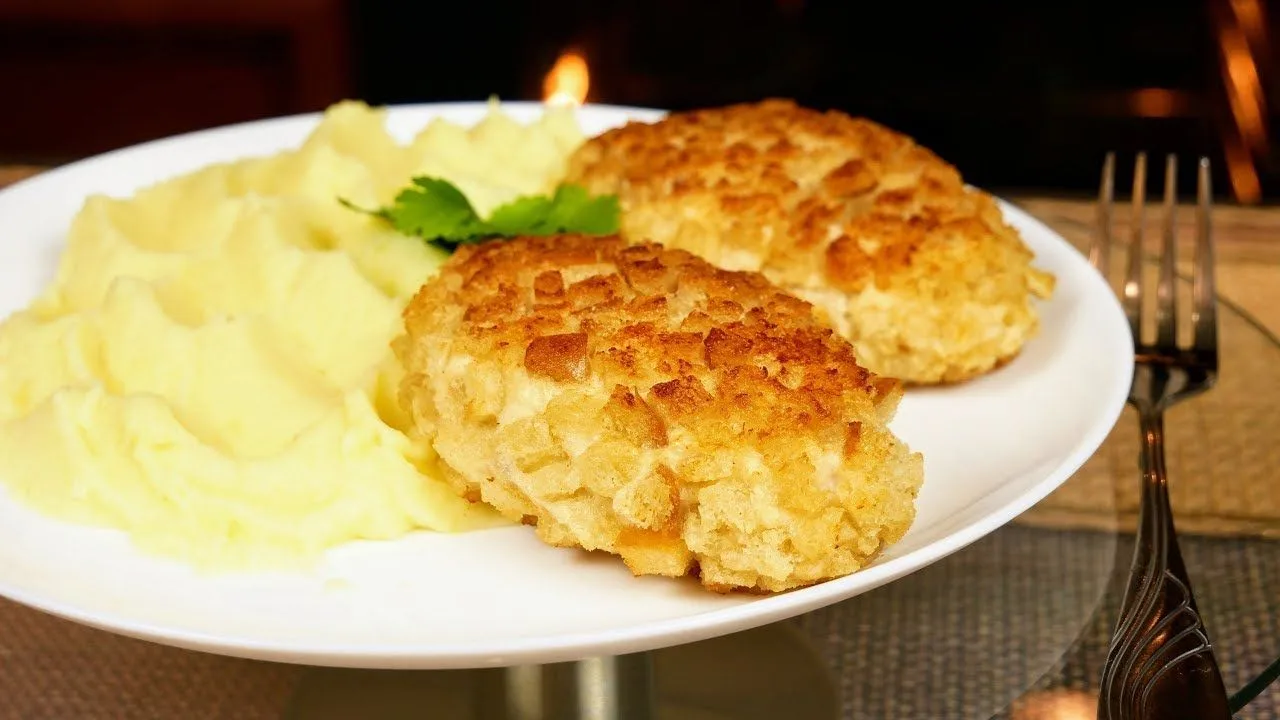 🍗 ПОЖАРСКАЯ котлета
Нежная, сочная, с хрустящей хлебной корочкой — настоящая домашняя вкуснятина 😍