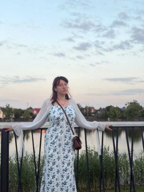 👩 София, 18