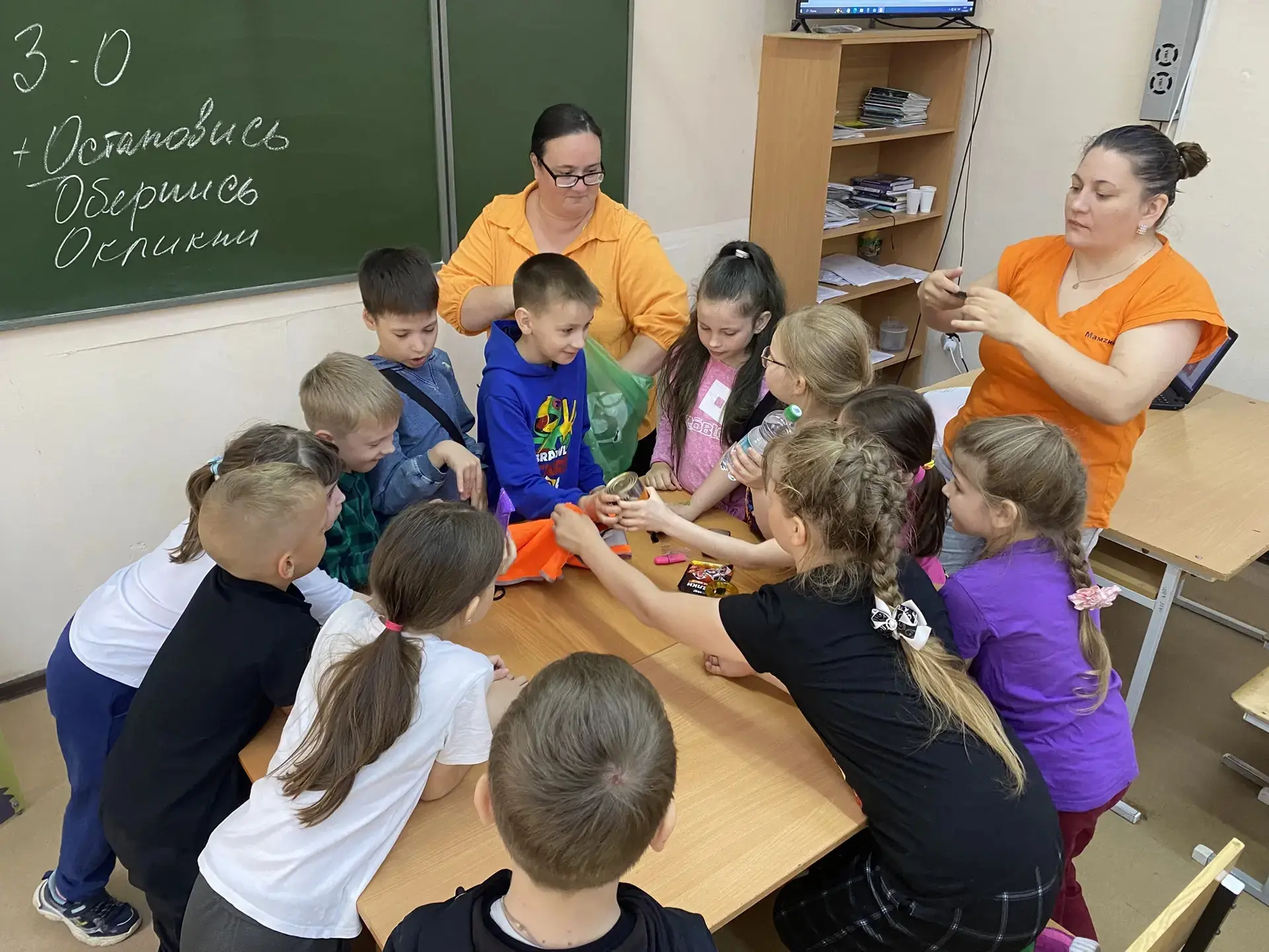☀️ Девятый день смены стартовал с бодрой зарядки! ☀️
В профильном полицейском отряде прошла очень по