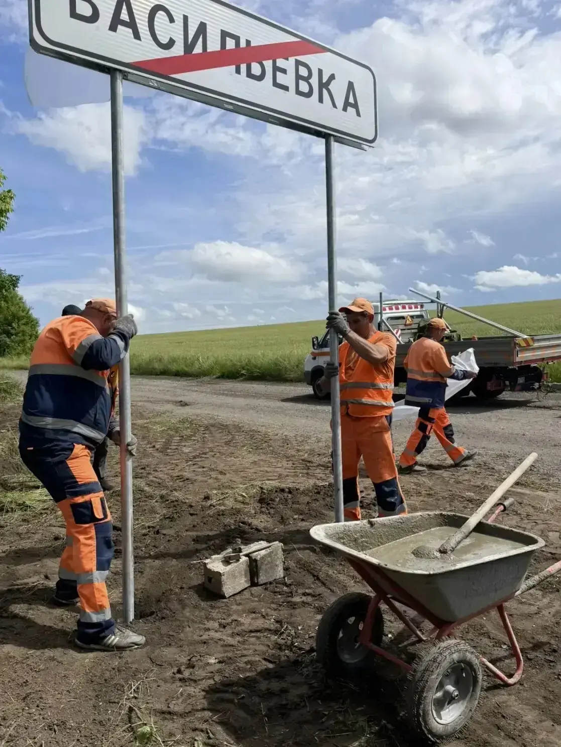 #СОДЕРЖАНИЕ_СВОД за сутки

На выходных дорожники продолжили обеспечивать порядок на дорогах общего п