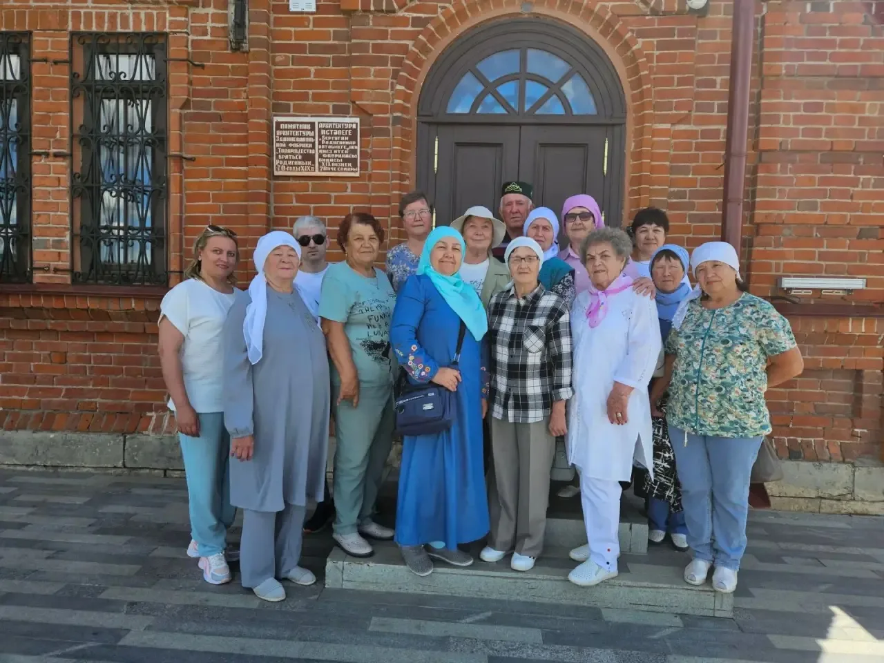 Сегодняшний день в нашем музее начался с особенной, очень тёплой встречи. Самыми первыми посетителям