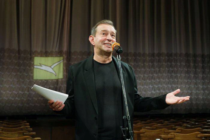 Хрупкий организм, 8 разгневанных женщин и столько же новичков: МХТ открыл новый сезон.