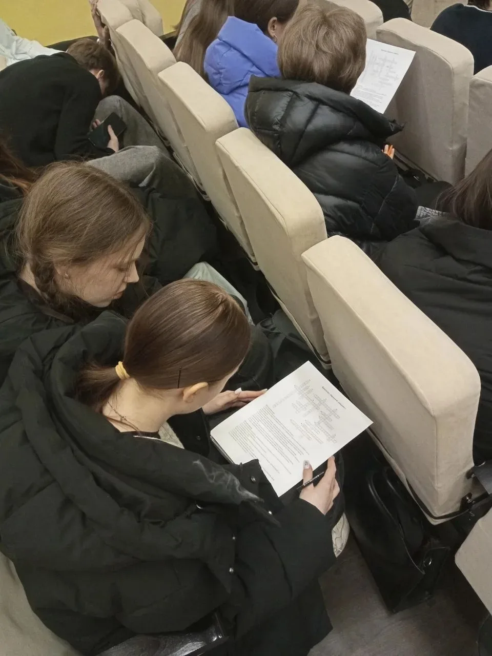 Педагог-психолог ЦППМСП Василеостровского района Тюлина Вероника Владимировна провела занятия ребята