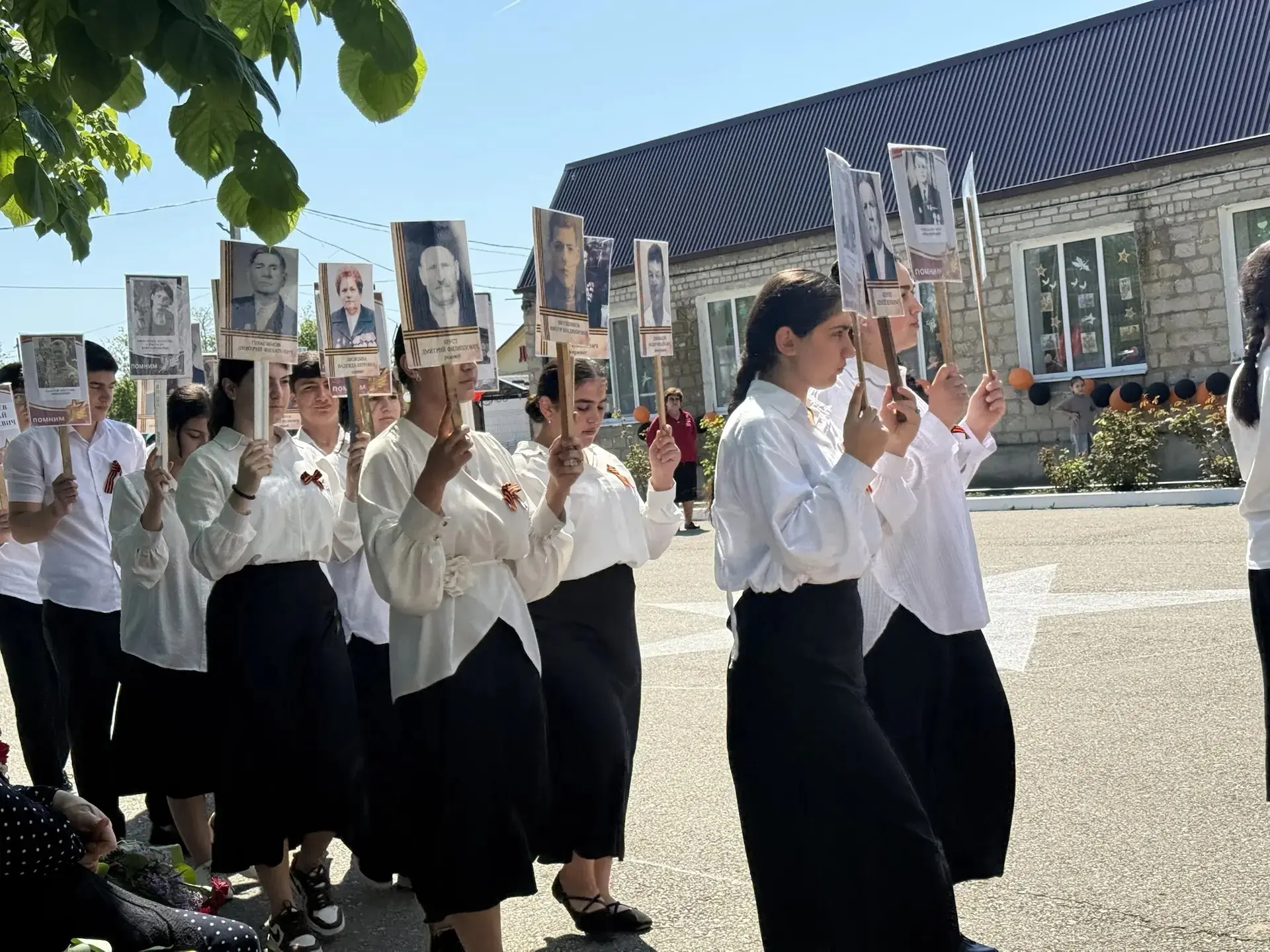 📅 Сегодня в нашей школе прошел митинг, посвященный Дню Победы. Этот день — символ муже...