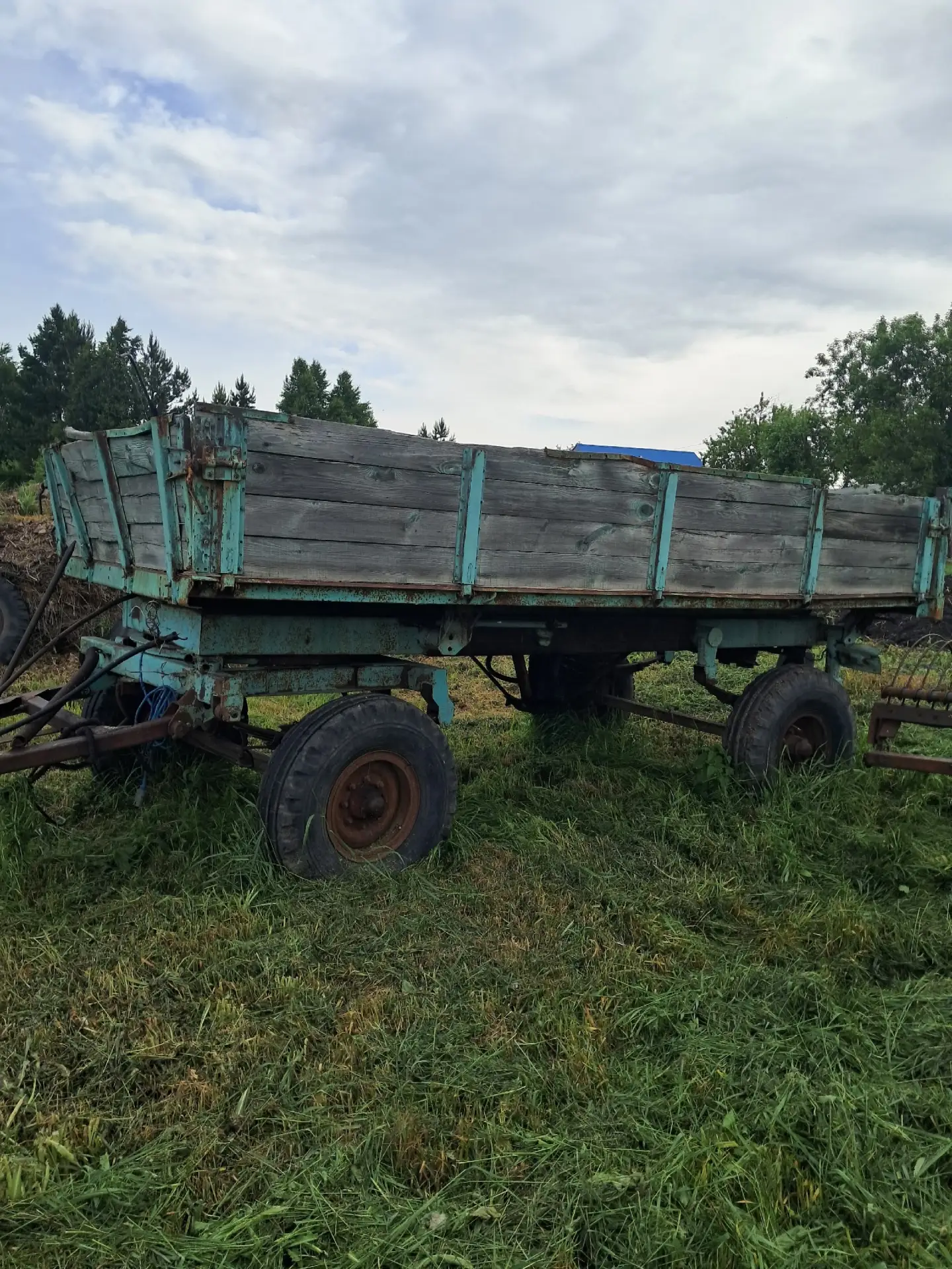 Продам телегу 2птс4 сдокументами,плуг трехкорпусной т.89193171970