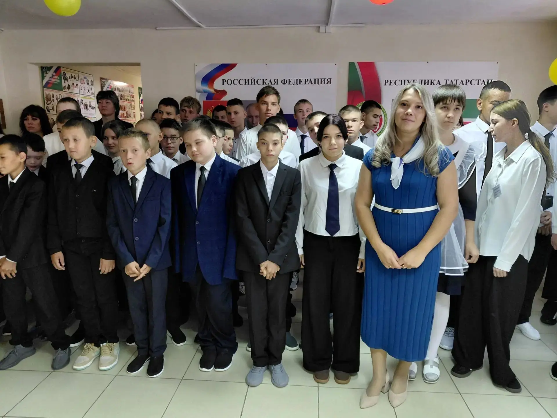🕊️ Память сердца: в нашей школе прошла линейка ко Дню окончания Второй мировой войны3 ...