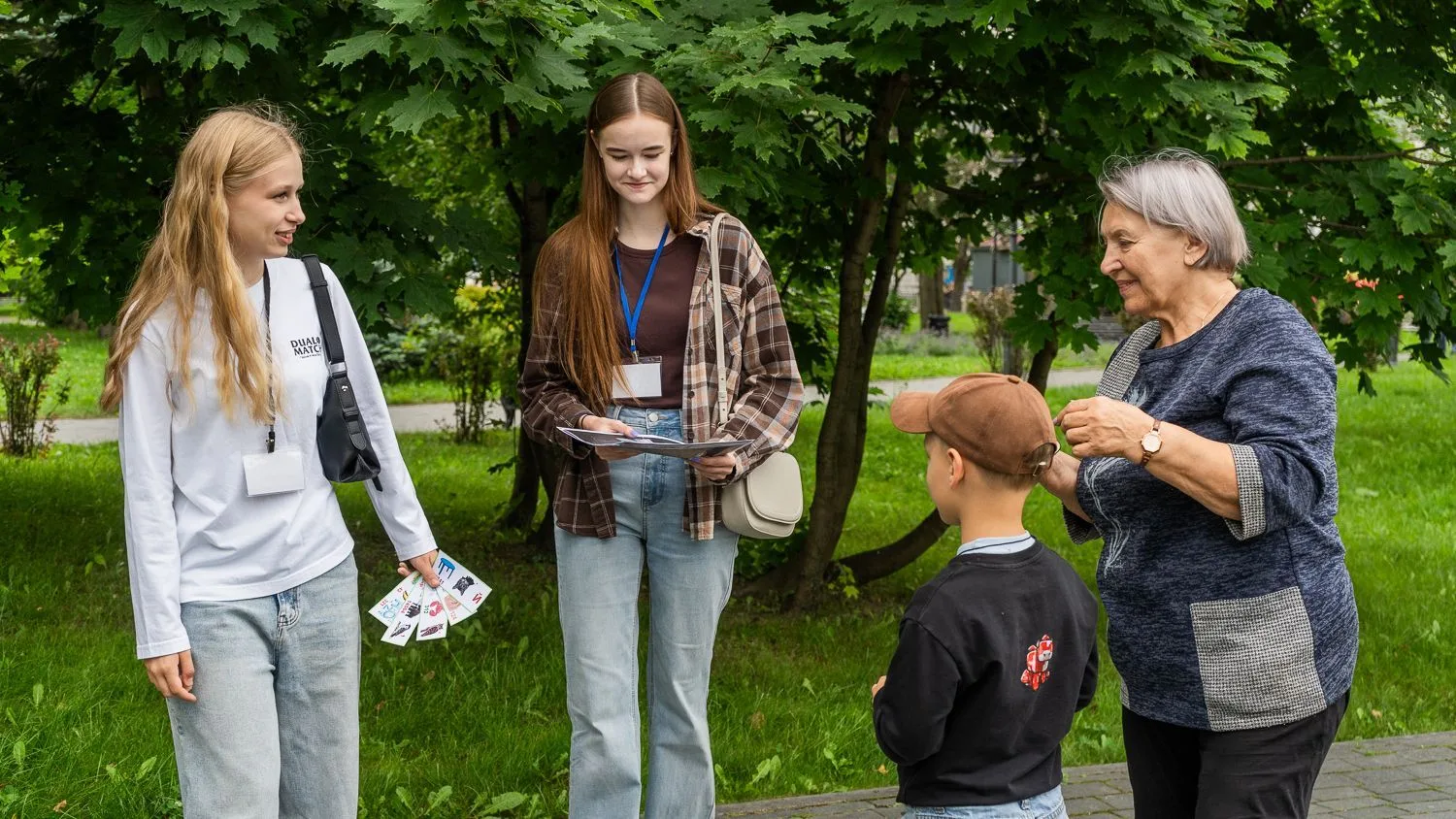 Волонтёры Добро.Центра СахОУНБ им. Н.А. Тарасова провели на улицах Южно-Сахалинска акцию «Культурный