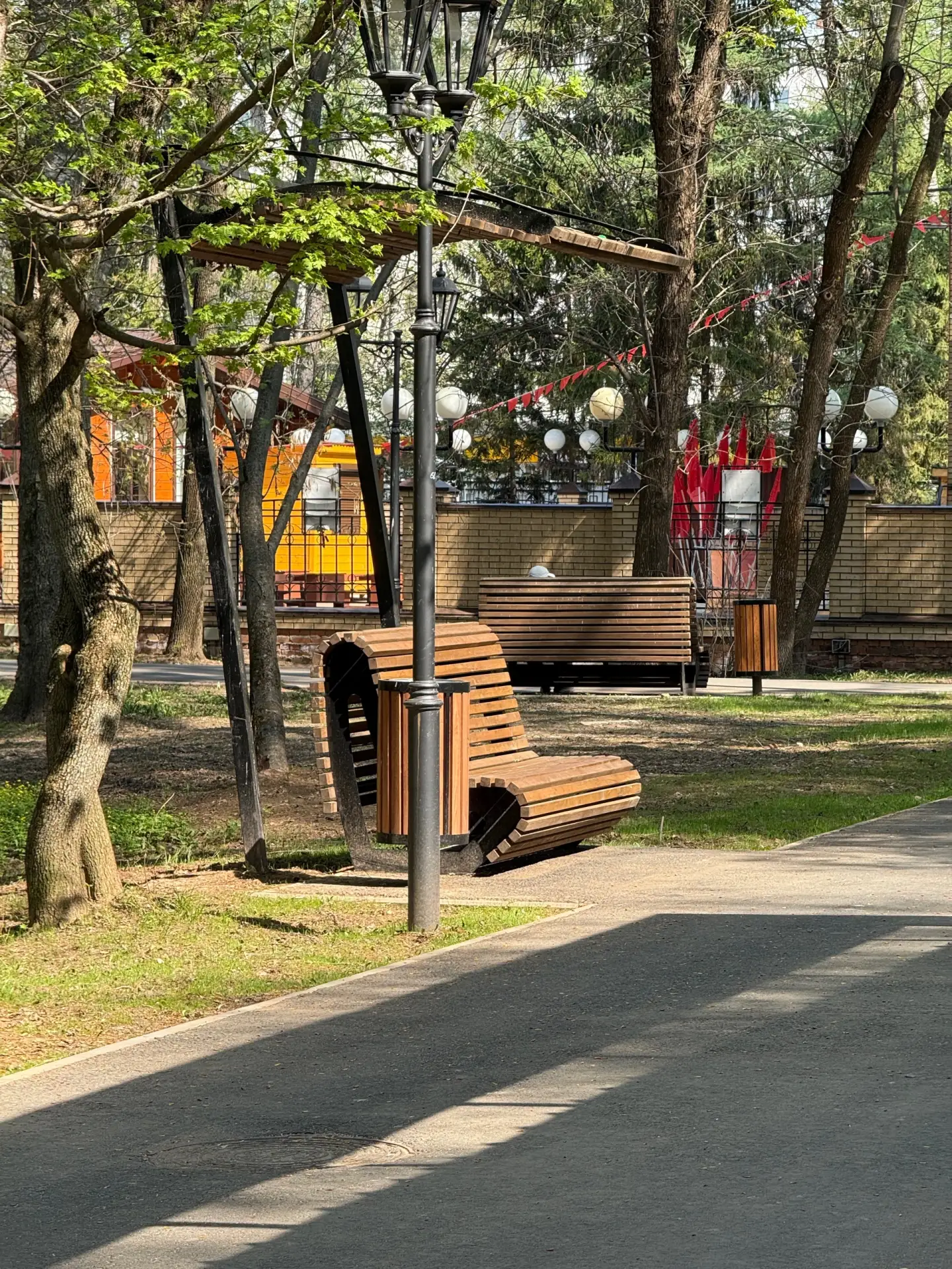 🌳 Центральный парк культуры и отдыха стал более комфортным благодаря реализация федерального проекта