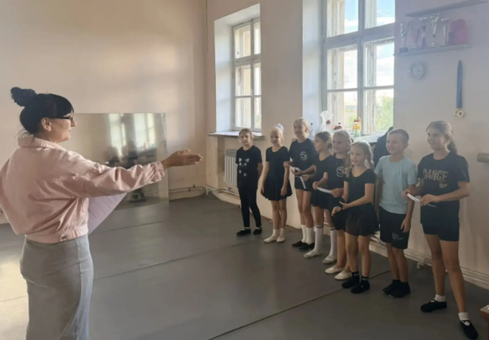 Сегодня, культорганизатор Зугрэсского Дворца культуры - Богданова Светлана Витальевна, ...