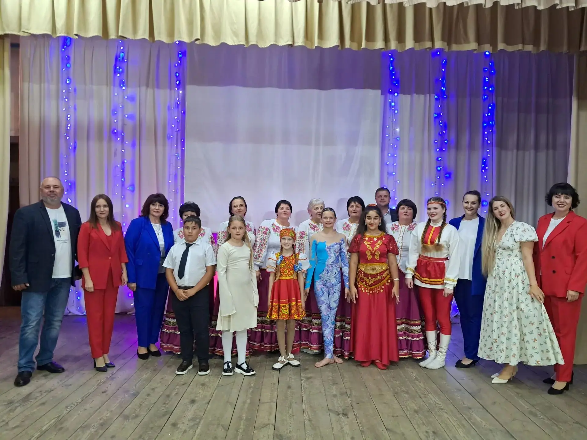 Ещё раз, с праздником, родной район!🎉