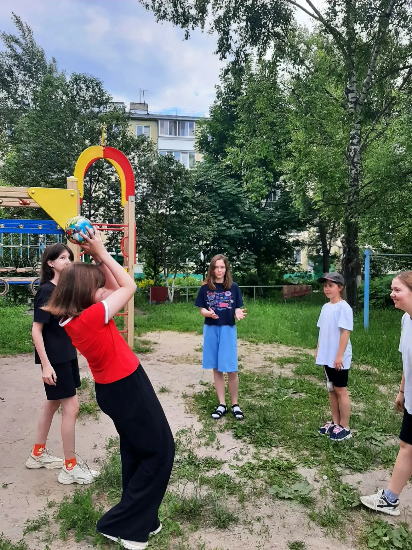 19 июня 2026 года в рамках проекта «Лето во дворах» Коршунова Валерия Александровна провела игровое 