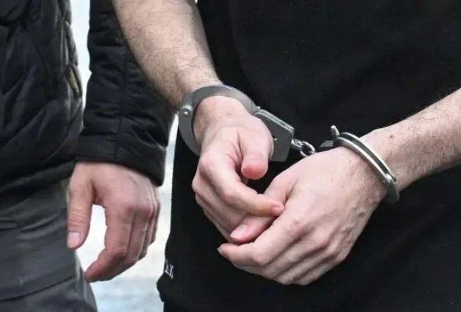 Подростка из Екатеринбурга задержали в Хабаровске по подозрению в мошенничестве
