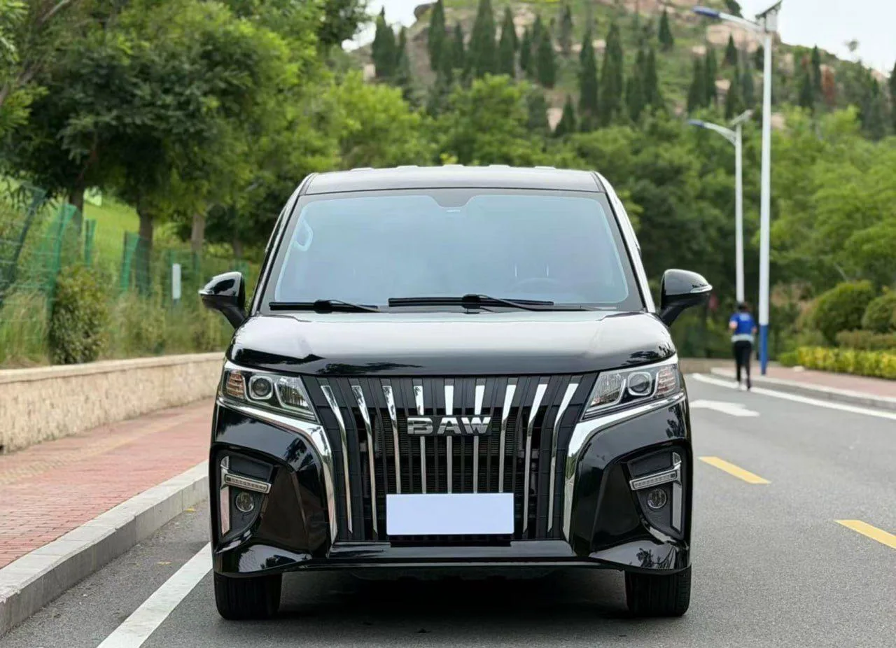 Завершаем нашу подборку минивэном из поднебесной 🧐👇

🔥BAW M7 🔥

- Год выпуска: 2023
- Объём: 2.0