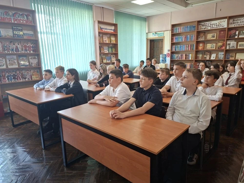✅Сегодня  ученики 6 «Г» класса МАОУ СОШ №1 стали участниками клуба "Школа вежливых наук" в Кореновск