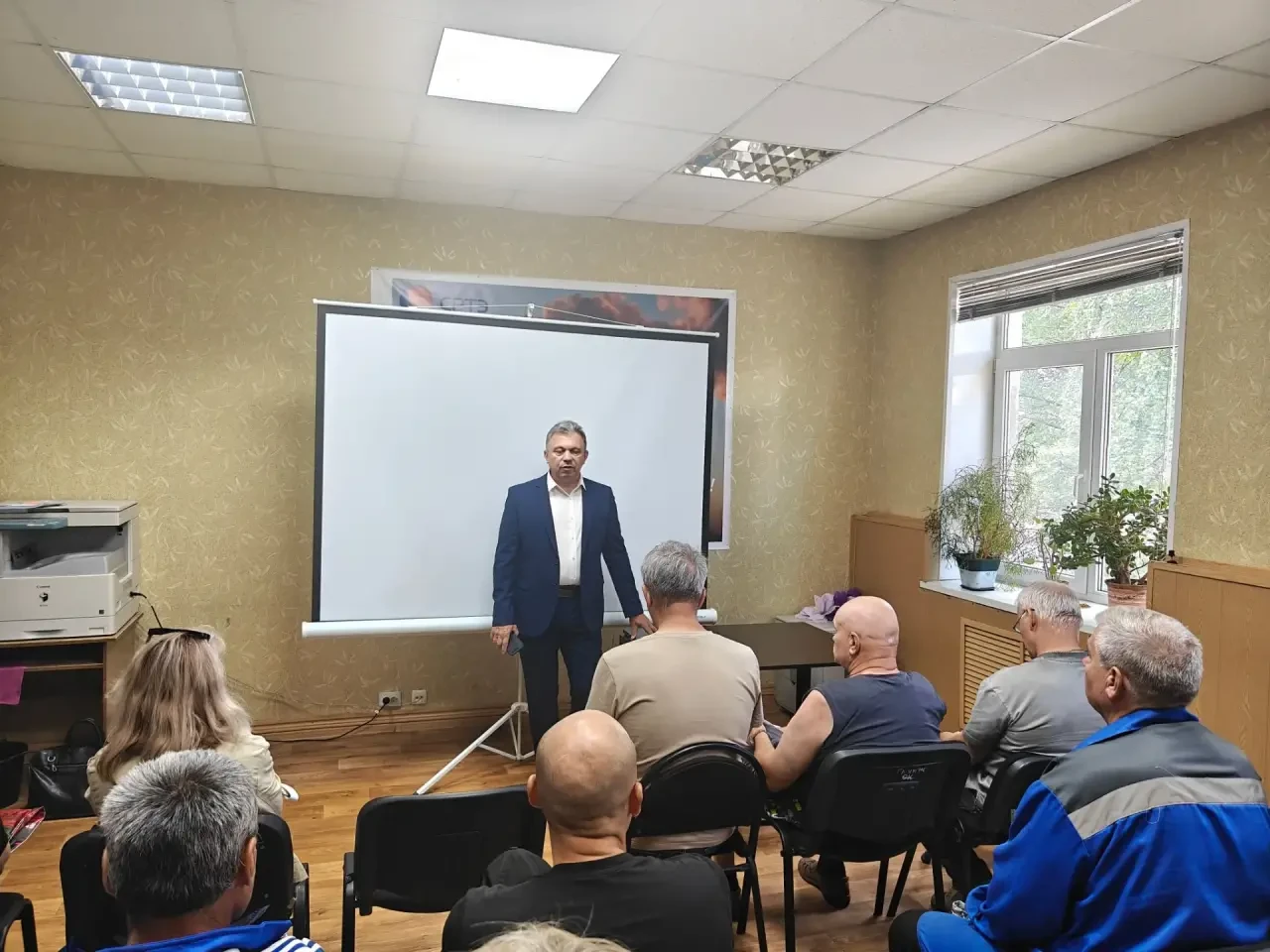 Руководство СОГАУ ДПО «Учебно-курсовой комбинат ЖКХ» и преподавательский состав учебног...