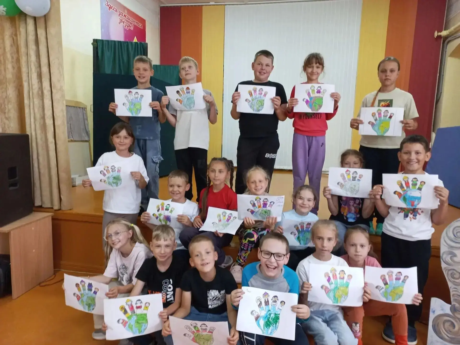 14 июля в летнем лагере «ДОМ» прошёл насыщенный тематический день, посвящённый Родине и...