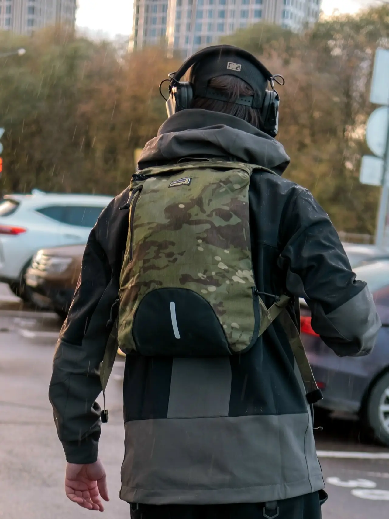 Рюкзак Business Casual Backpack от EmersonGear (EMS5836) — это универсальное решение для тех, кто це