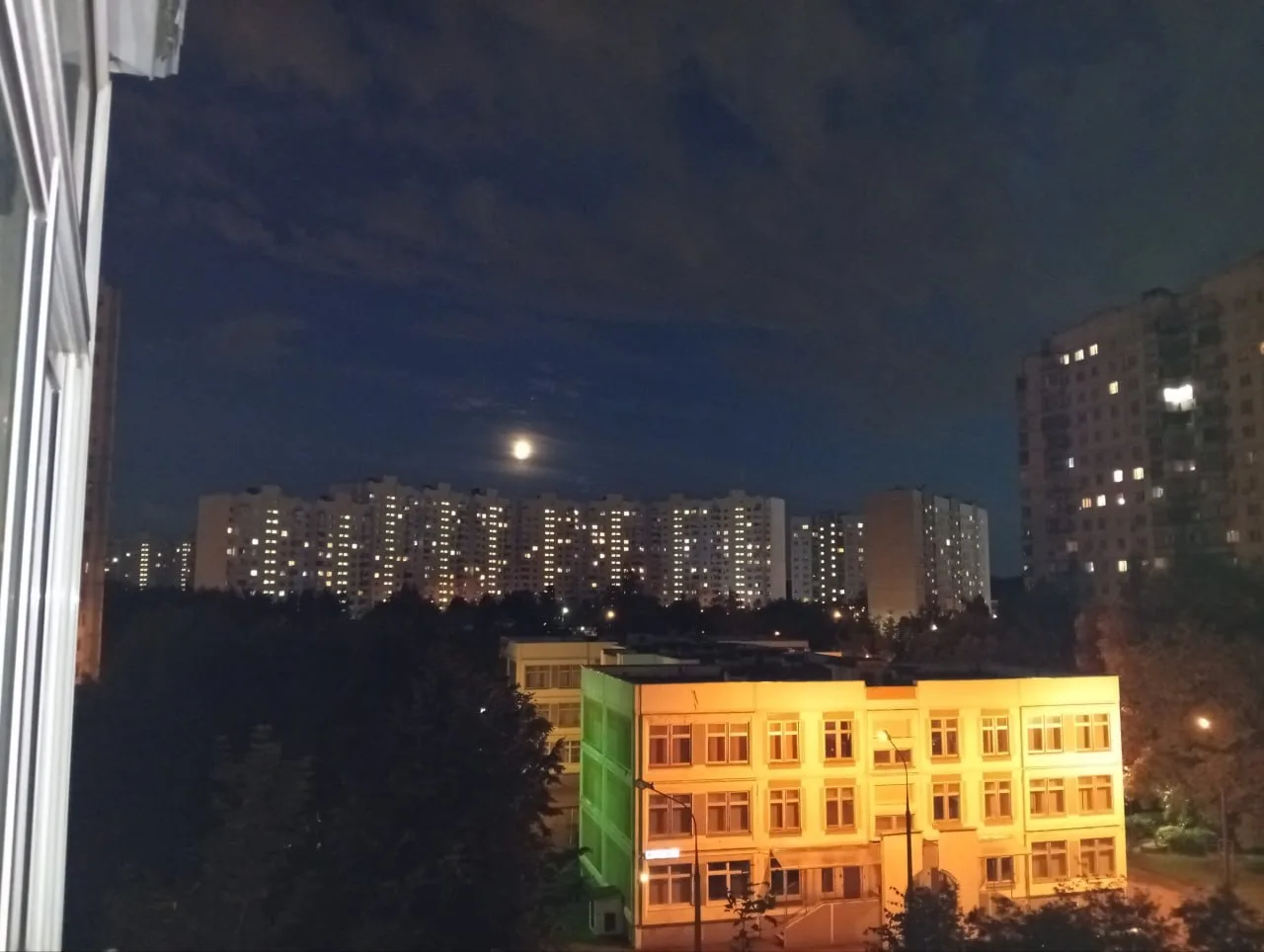 🌙Луна на фоне вечернего Митино