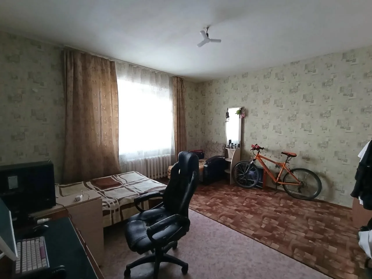 Сдам комнату в 3-х комнатной квартире, на длительный срок, порядочным и платёжеспособным людям. 8000