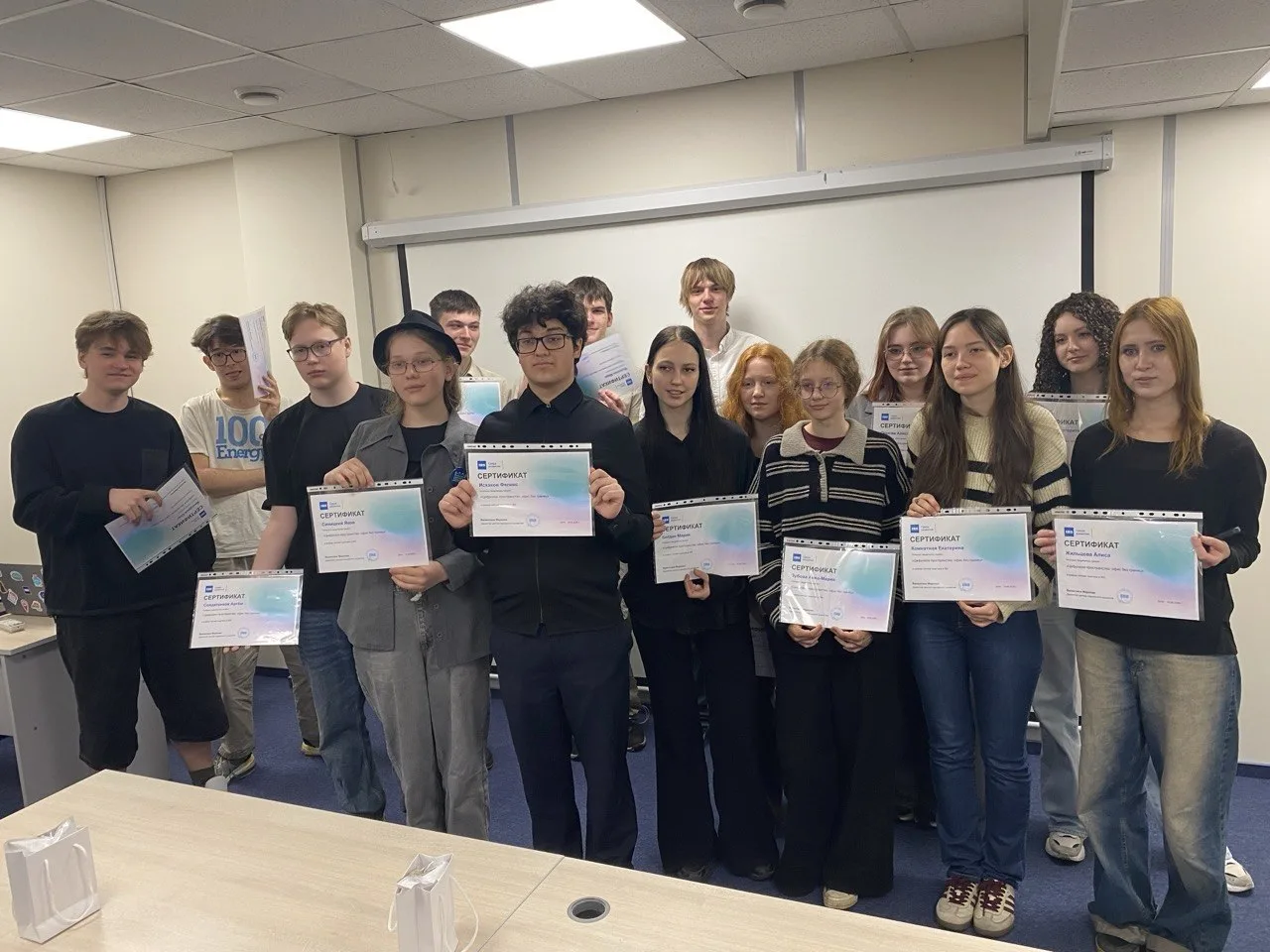🚀 Стажировка десятиклассников школ ОРТ в IBS подошла к концу

Наши десятиклассники попробовали себя