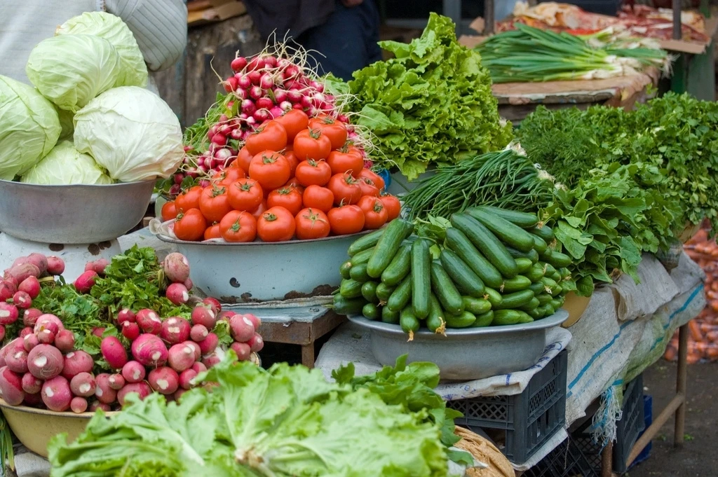 🥔🥕🥬🍏Напоминаем, что с началом осени зелень, фрукты, ягоды и овощи с дач и личных по...